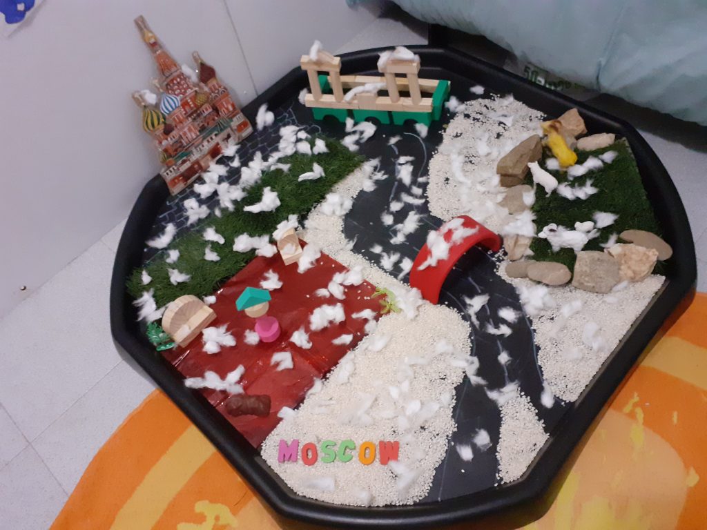 tuff tray