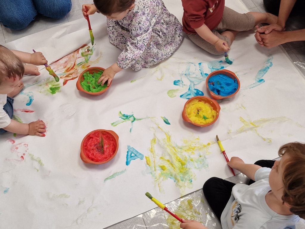 Laboratorio sensorial de arte para bebés